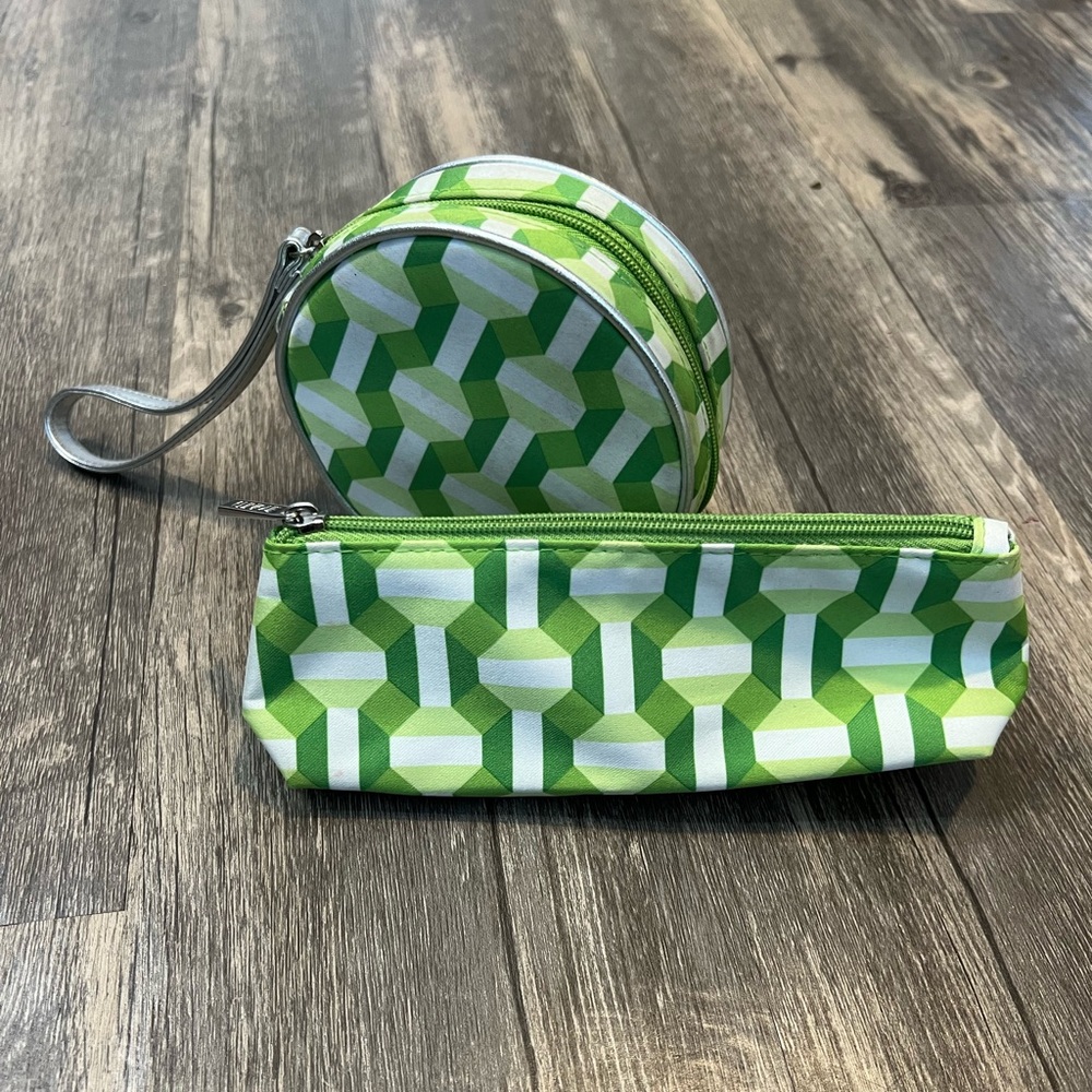 Clinique Green Geometric Print Cosmetic Makeup Bag Bundle Zip Top Round Wristlet